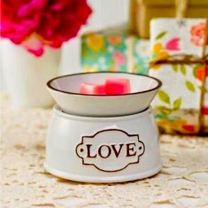 Scentsy “LOVE” Warmer and “DOWN the AISLE” Melt Wedding Set